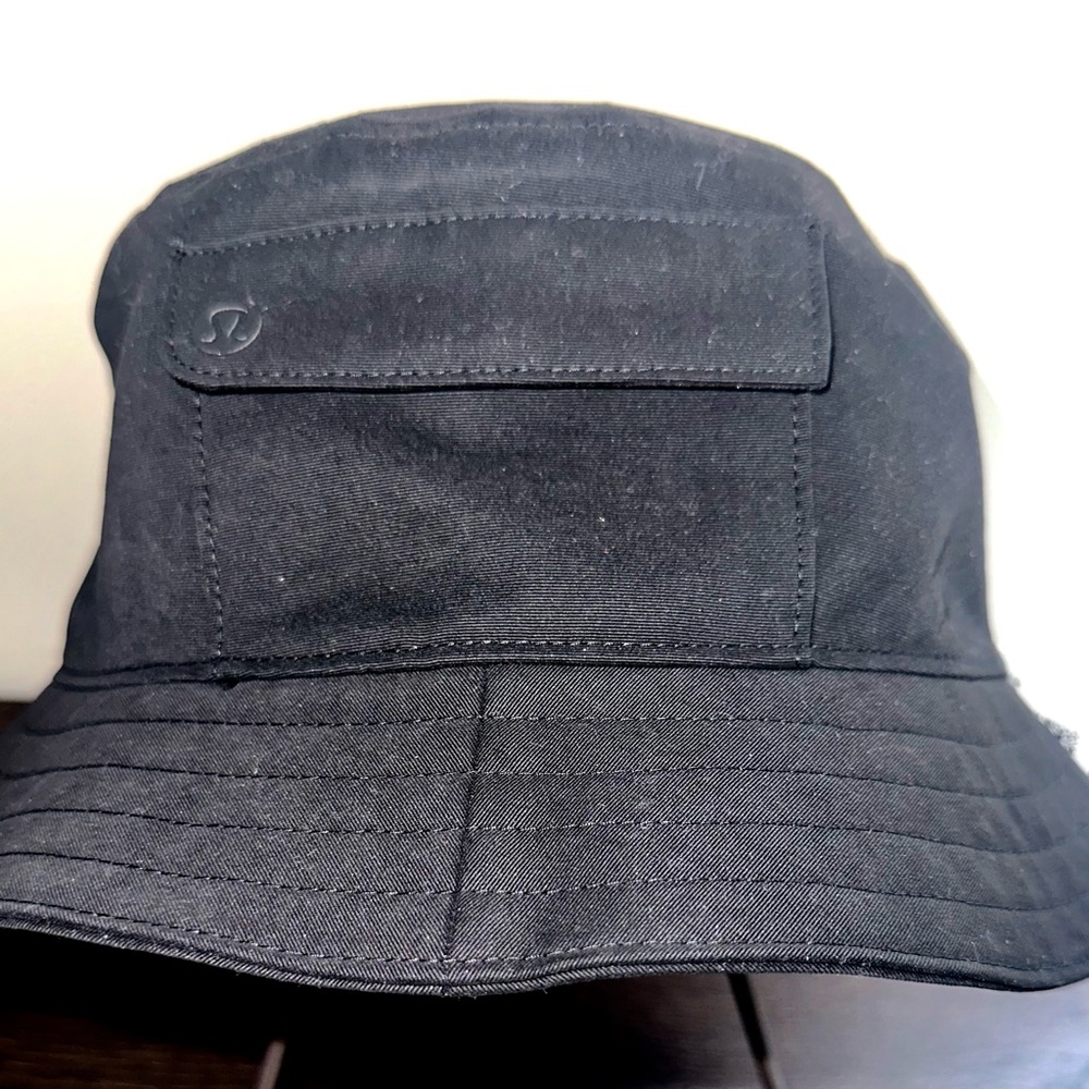 LULULEMON ON MY LEVEL BlACK BUCKET HAT with POCKET NWT